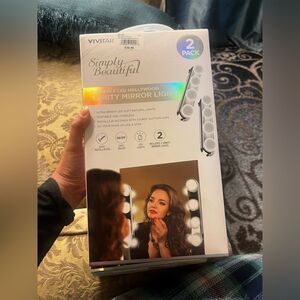 HOLLYWOOD VANITY MIRROR LIGHTS